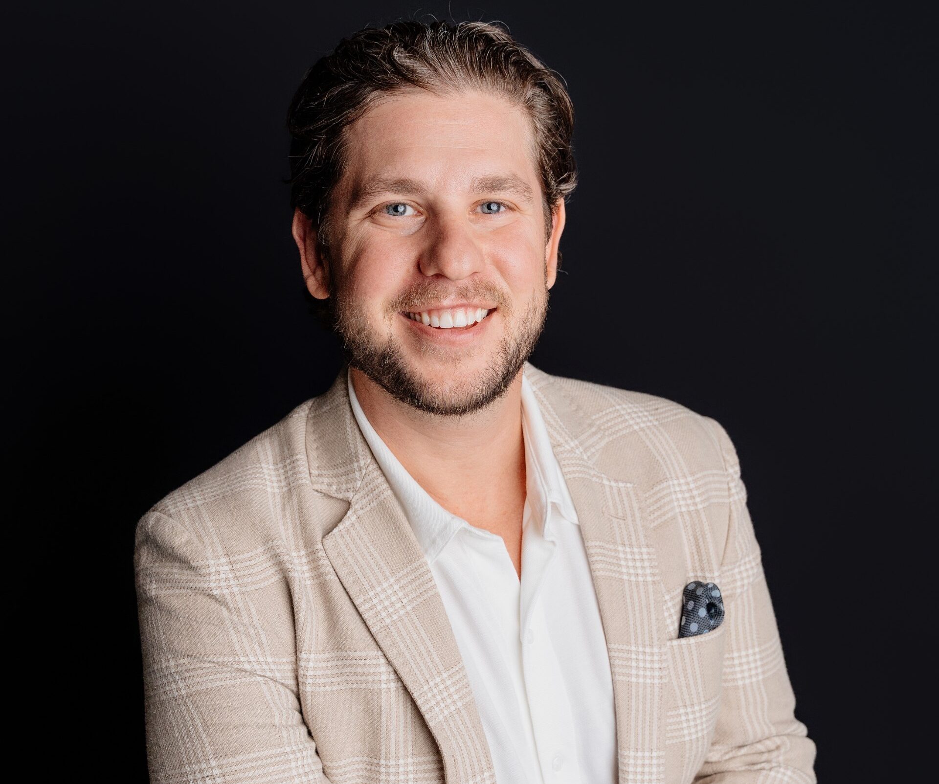 Josh Wainer Headshot